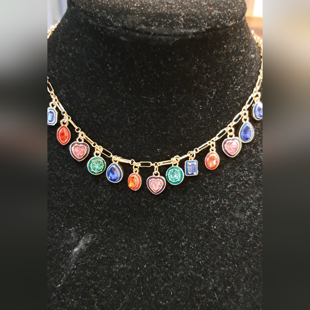 NWT NOIR NECKLACE BLUES RED GREEN PINK HEARTS SHAPES CHOKER STYLE